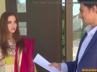 Newly öýlenen indiýaly bhabhi strips her salwar and loses her virginity with devar ji