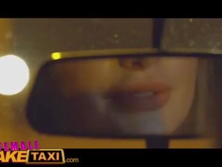 女 假 出租車 巨乳 紋身 drivers 屁股 性交 由 澳大利亞的 猛男