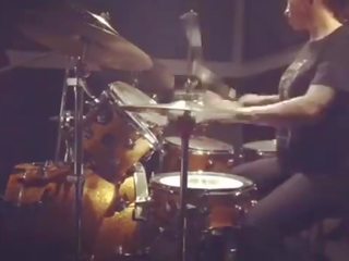 Felicity feline drumming 在 声音 studios
