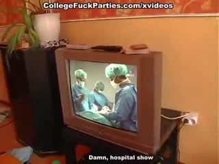 Sinh viên từ các y khoa đại học có xxx quay phim tại các bên