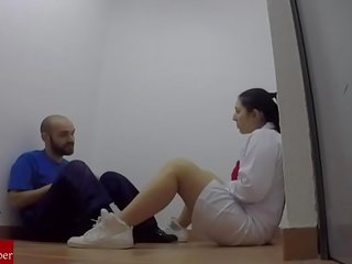 Горещ към trot медицинска сестра и на maintenance мъж майната в техен безплатно time.raf020
