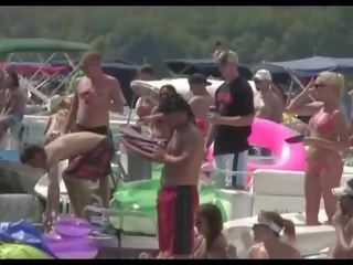 Jemagat öňünde nudity and jemagat öňünde teasing weçerinka teens