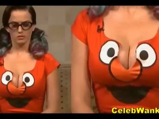 Suur tissid milf tähistamine katy perry bouncy tiss